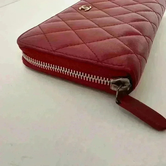 Chanel | Quilted Lambskin Diamond Stitch Full Zippy Long Wallet Silver Hardware - Picture 6 of 12